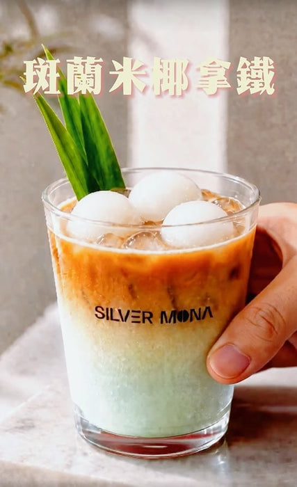 【☕ 專屬你的療癒時光：一杯斑蘭米椰拿鐵，喚醒好心情 🌿】